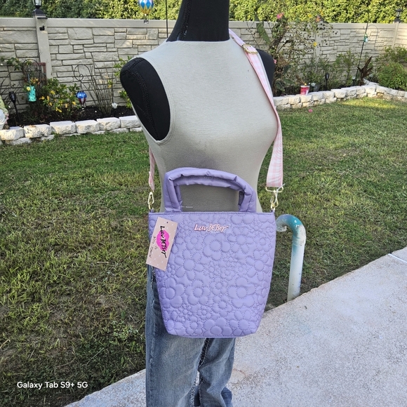 NWT LAVENDER QUILTED FLORAL NYLON LUV BETSEY TOTE BAG - Picture 5 of 6
